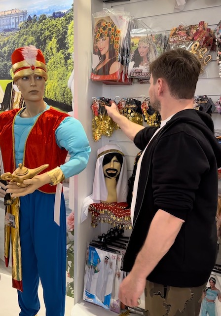 karnevalové kostýmy a masky